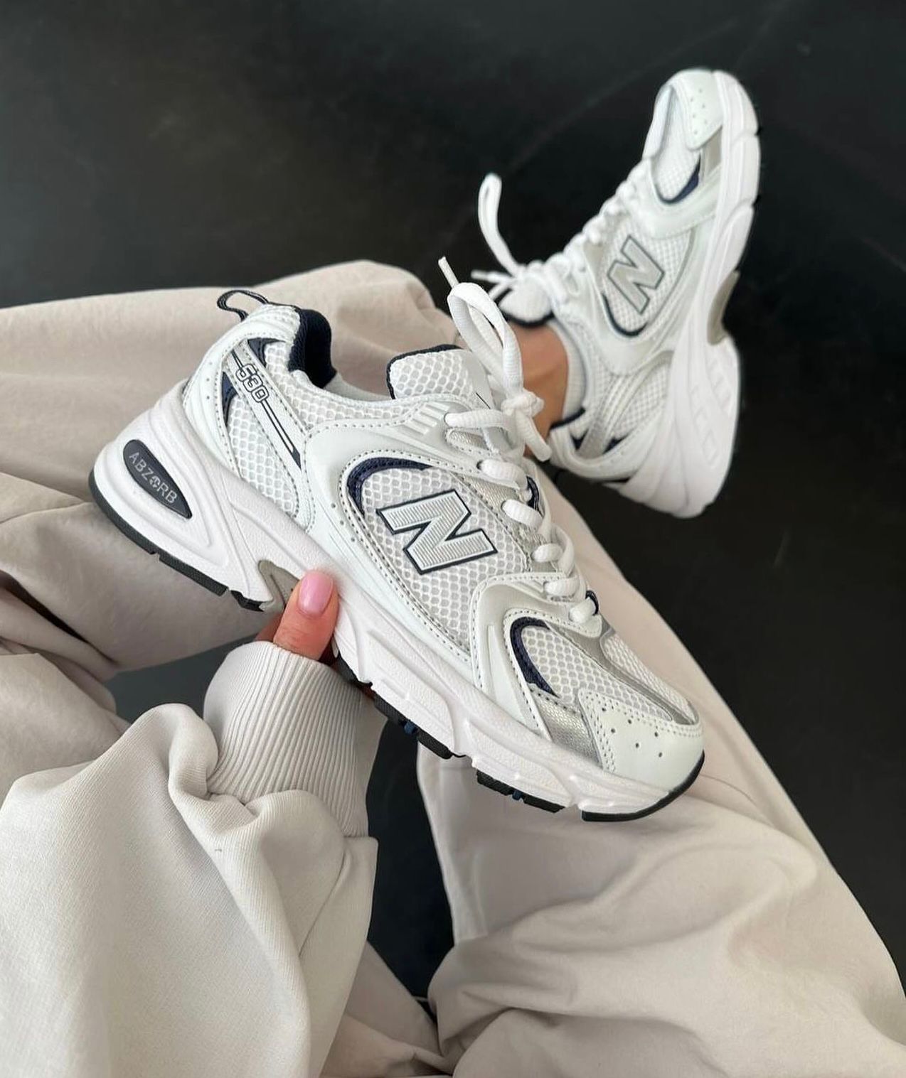 NEW BALANCE — Ultra Comfort Sneakers